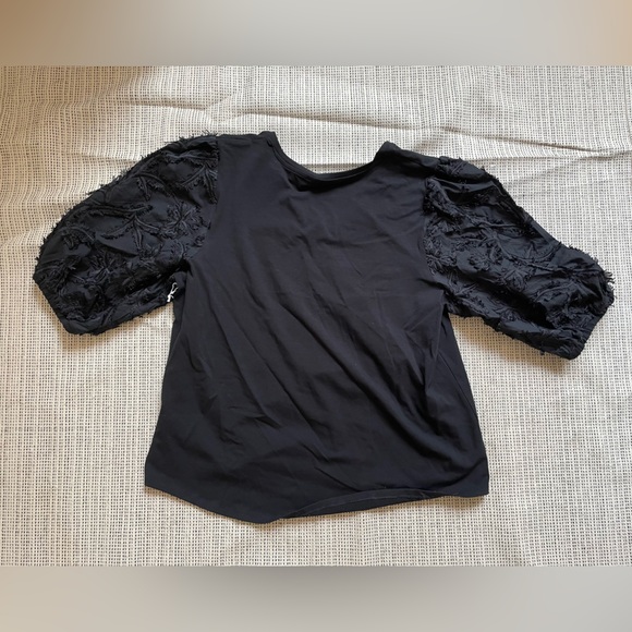 Chicos 3D Floral Applique Sleeve Tee V-Neck Black - Picture 10 of 12